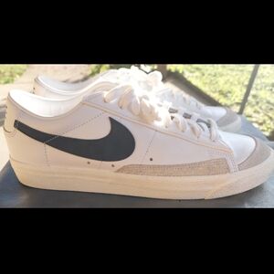 Nike Blazer Low Size 11 White